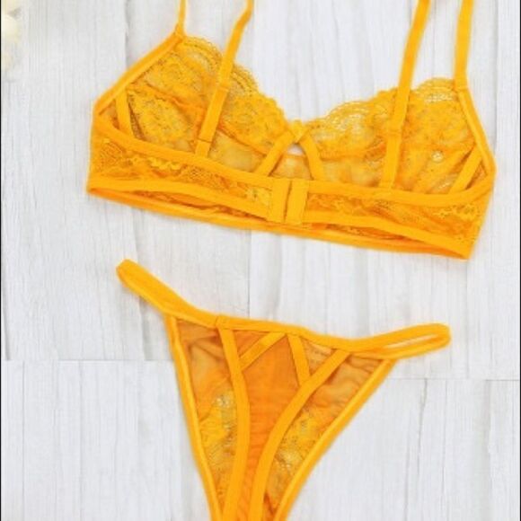 Yellow Blossom Bra & Thong Lingerie Set - Picture 11 of 12